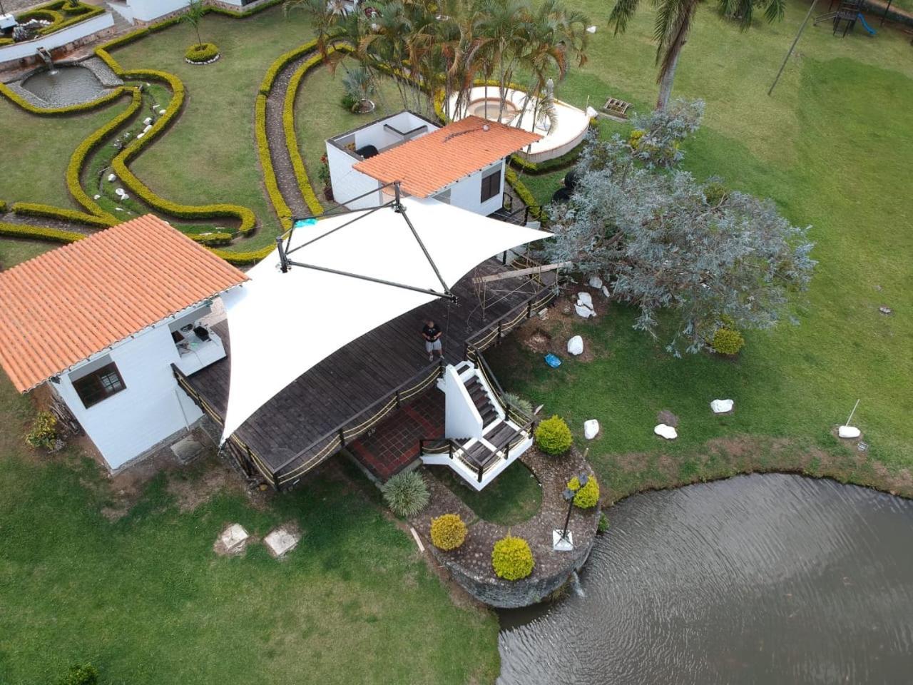 Hotel Maca Lago คาลิมา ภายนอก รูปภาพ